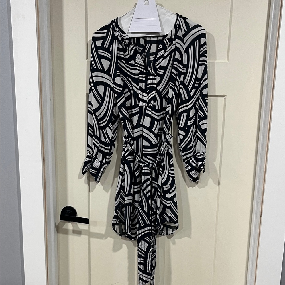 Banana Republic Monochrome Long Sleeve Dress